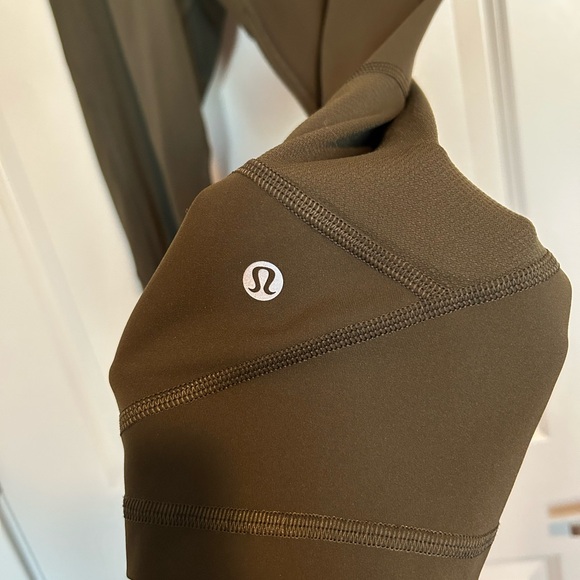 Lululemon Pace Rival Dark Olive Crop 22in - Picture 4 of 9